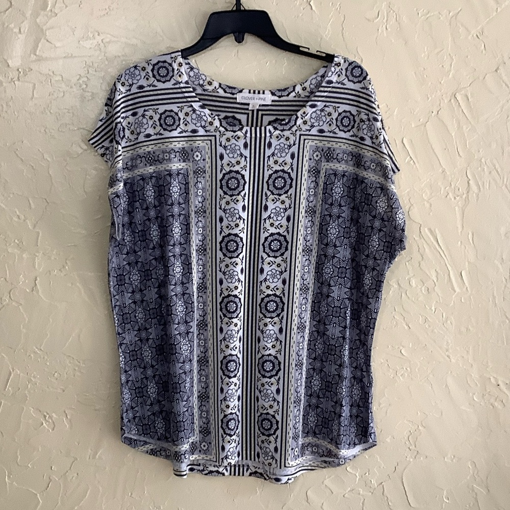 Elegant Patterned Women's Blouse